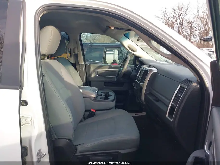 2018 RAM 1500 SLT  4X2 6'4 BOX