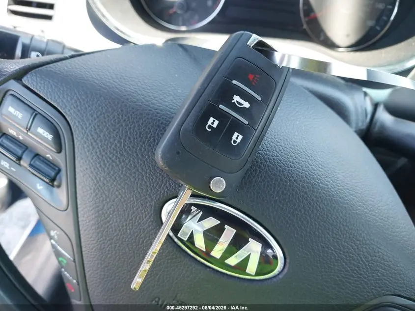 2015 KIA FORTE LX