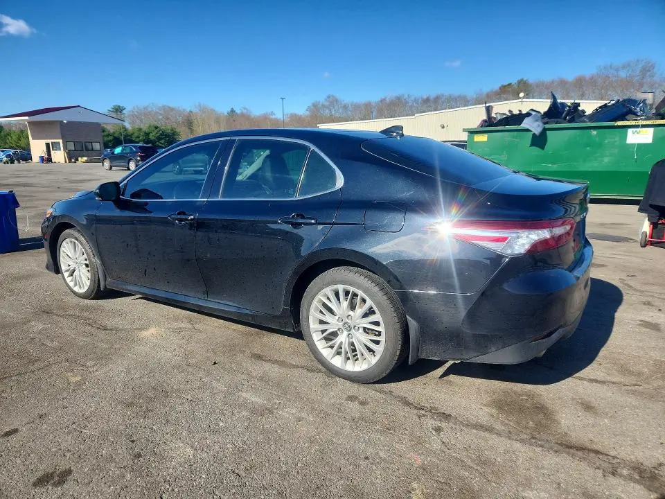 2019 TOYOTA CAMRY XLE V6  