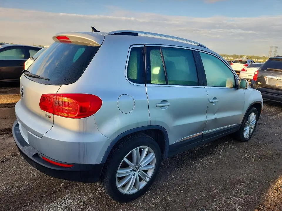 2016 VOLKSWAGEN TIGUAN S  