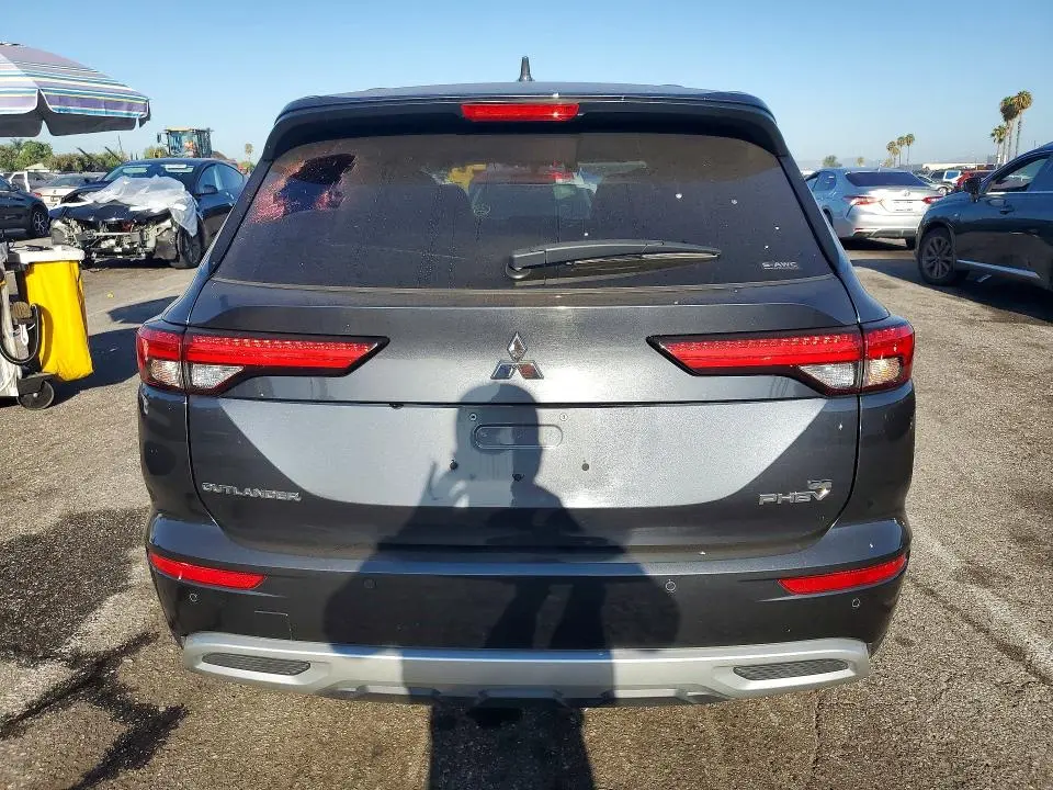 2024 MITSUBISHI OUTLANDER SE  
