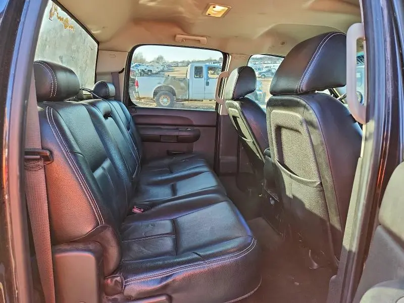 2011 CHEVROLET SILVERADO C1500 LT  