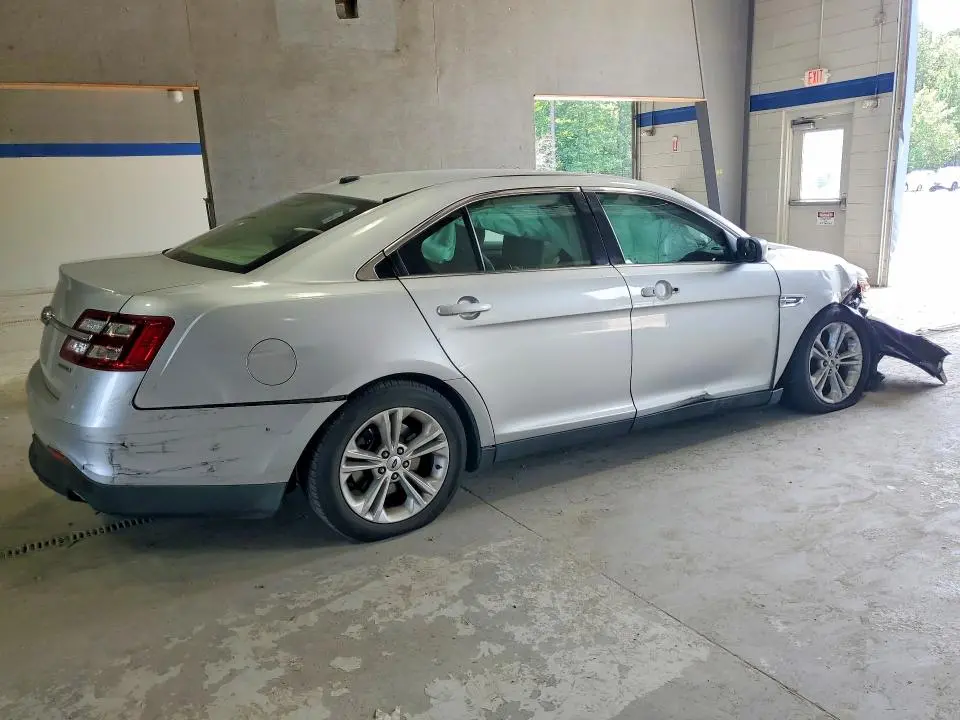 2017 FORD TAURUS SE  