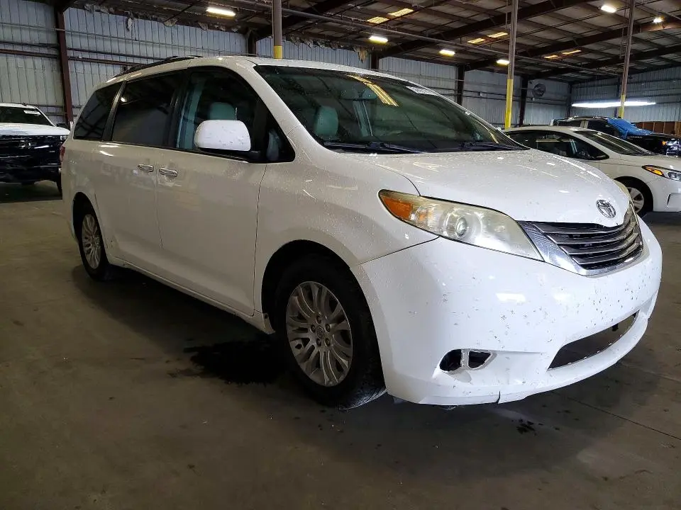 2012 TOYOTA SIENNA XLE 8-PASSENGER  