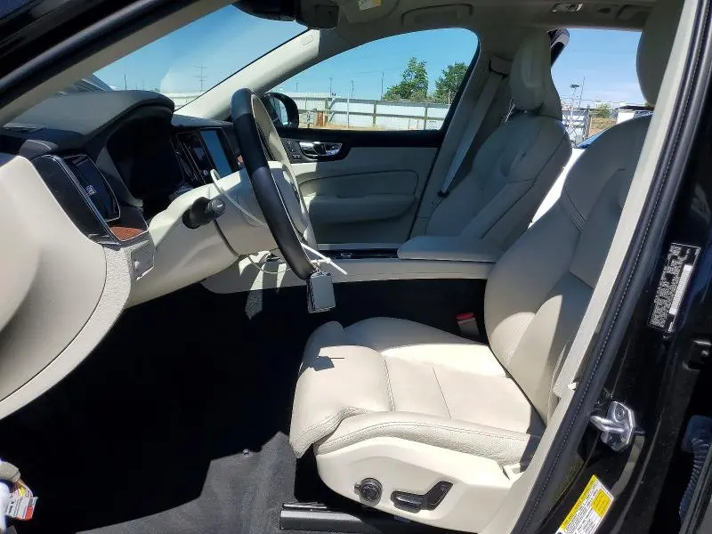 2019 VOLVO XC60 T5  