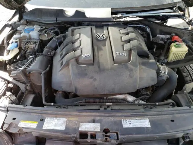 2015 VOLKSWAGEN TOUAREG V6 TDI  