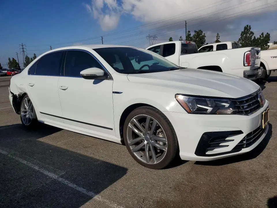 2017 VOLKSWAGEN PASSAT R-LINE  