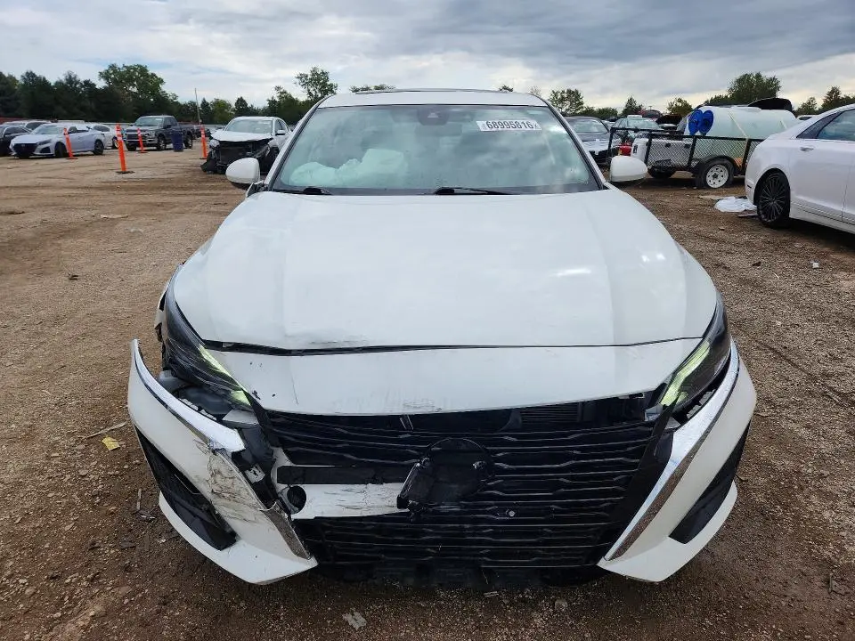 2023 NISSAN ALTIMA SV  