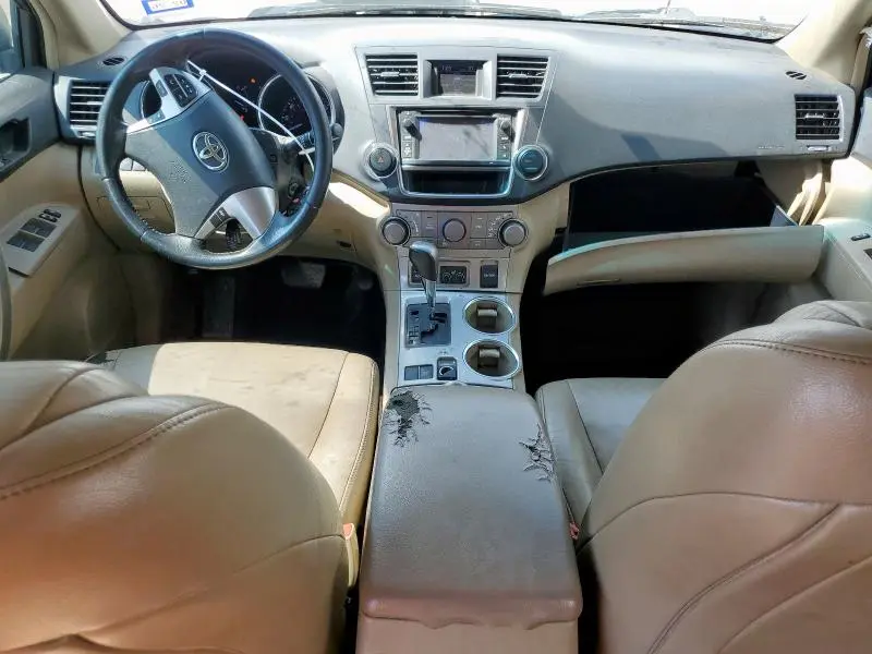 2013 TOYOTA HIGHLANDER BASE