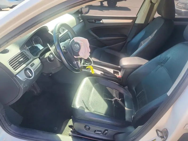 2012 VOLKSWAGEN PASSAT SE  