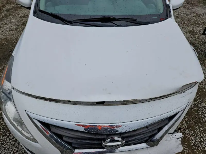 2019 NISSAN VERSA S  