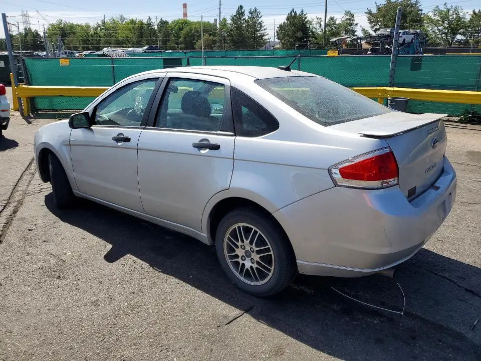 2010 FORD FOCUS SE  