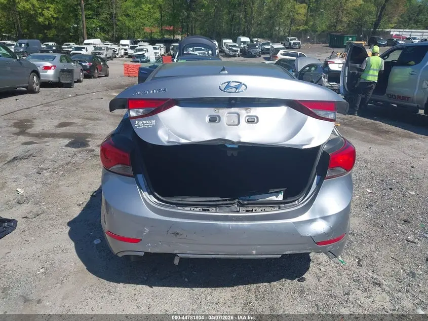 2016 HYUNDAI ELANTRA SE