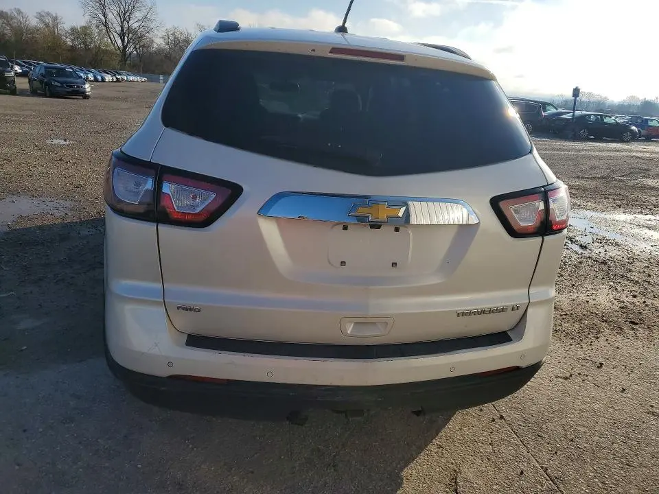 2015 CHEVROLET TRAVERSE LT  