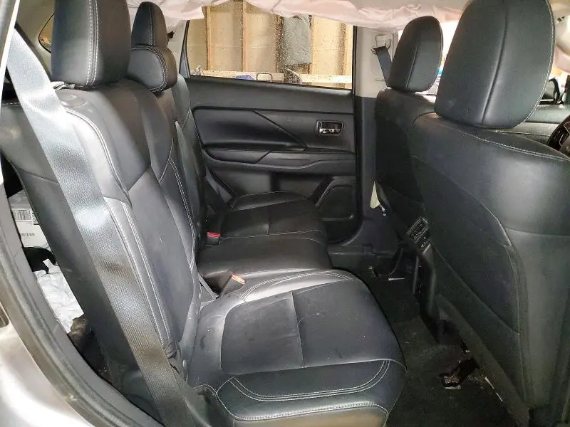 2020 MITSUBISHI OUTLANDER SE  