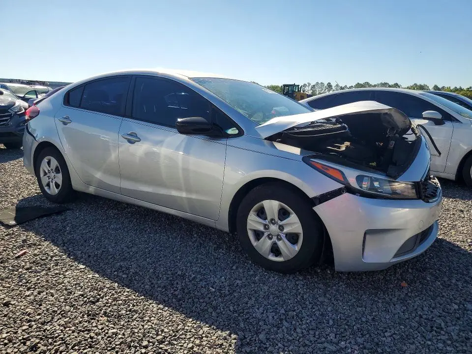 2017 KIA FORTE LX  