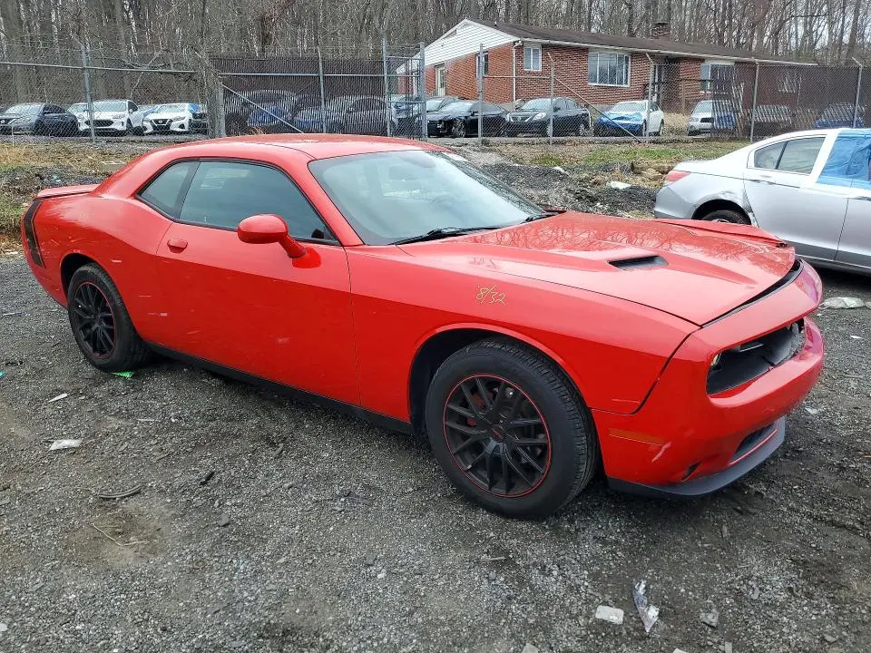 2016 DODGE CHALLENGER SXT  