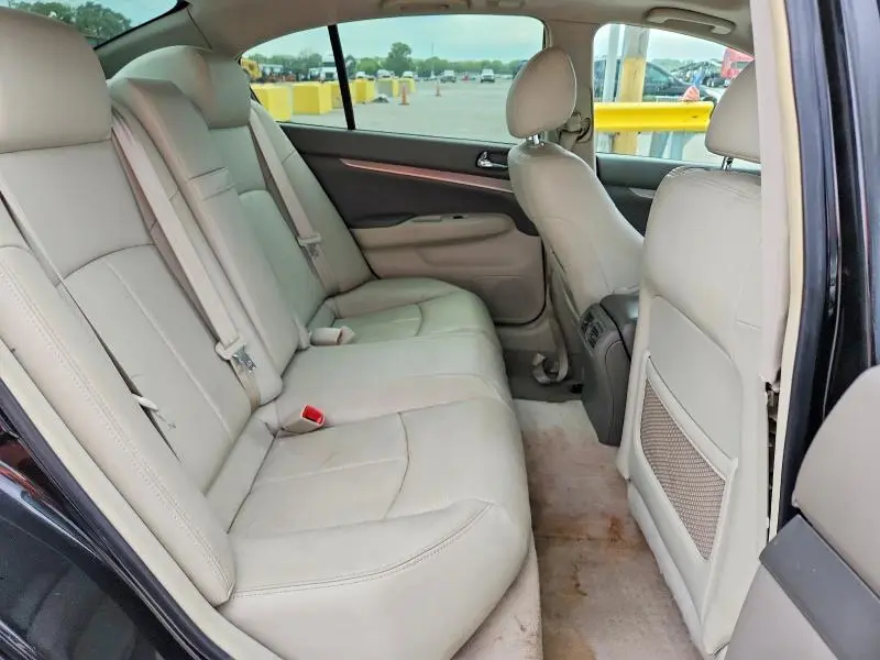 2015 INFINITI Q40 BASE  