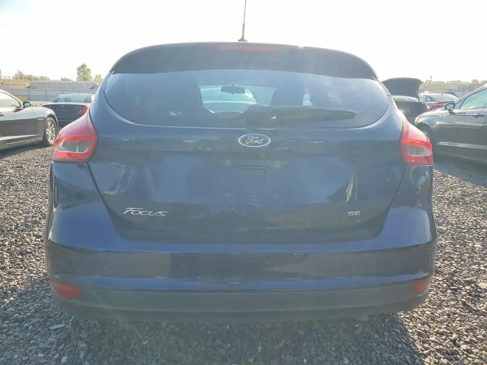 2016 FORD FOCUS SE  