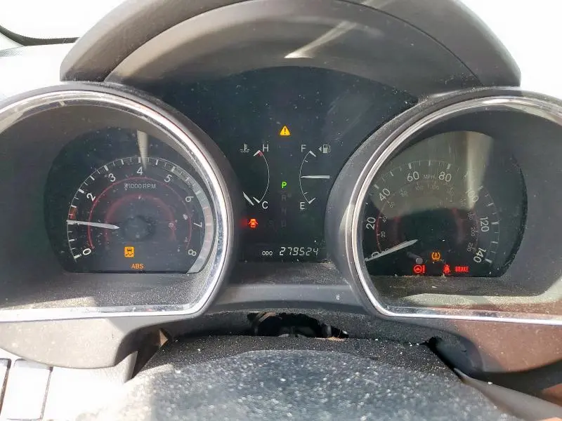 2010 TOYOTA HIGHLANDER SE  