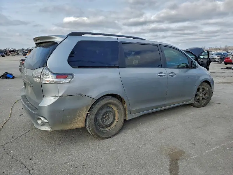 2015 TOYOTA SIENNA SPORT  
