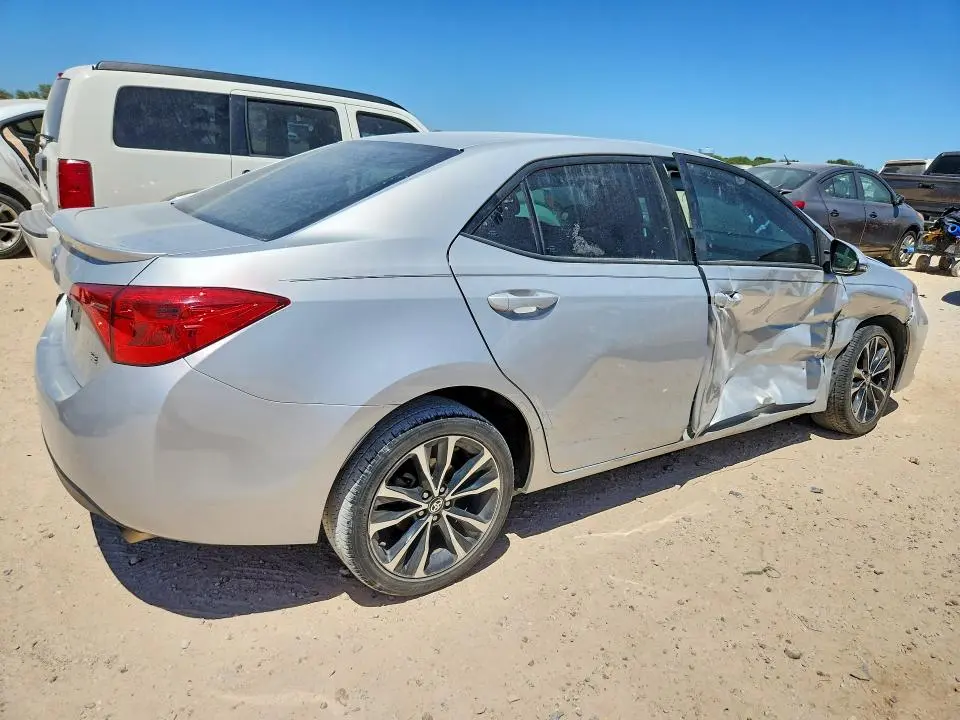 2018 TOYOTA COROLLA SE  