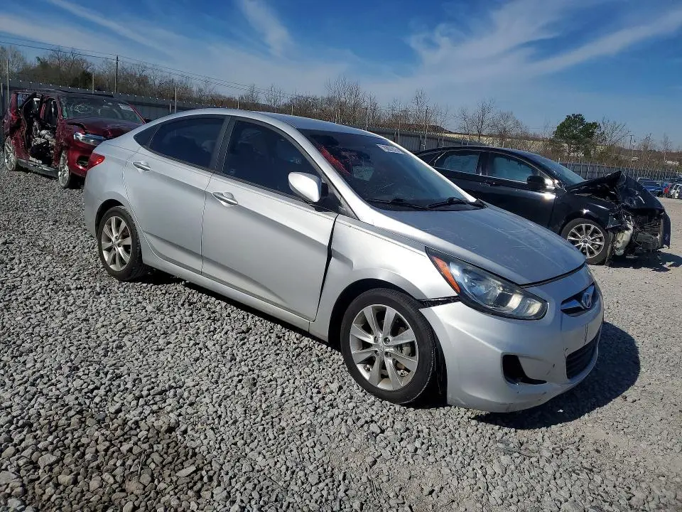 2013 HYUNDAI ACCENT GLS  
