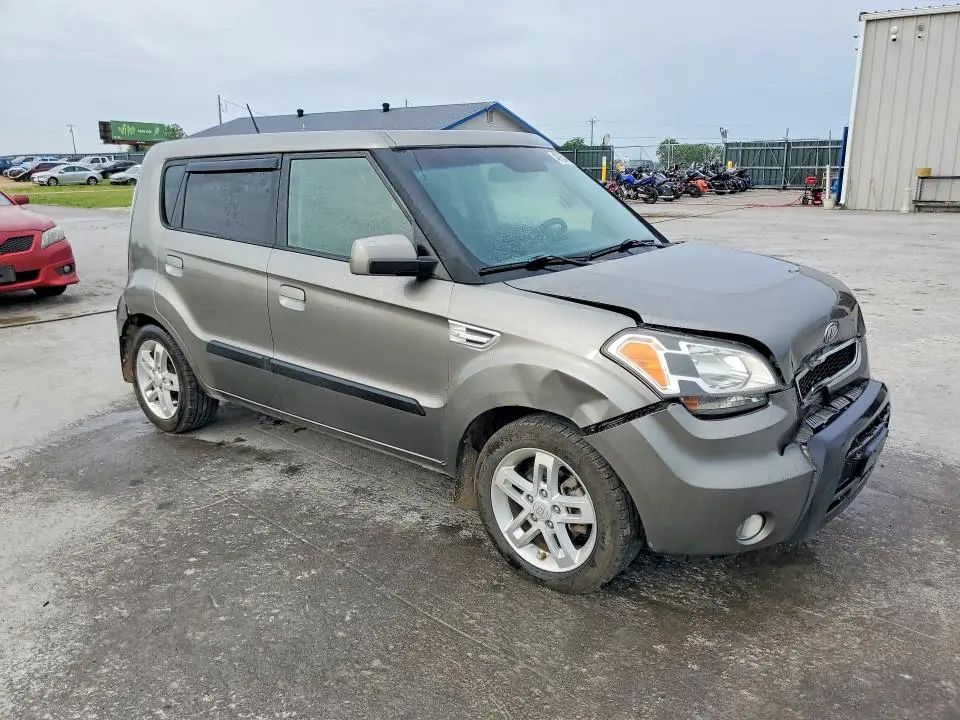 2010 KIA SOUL +  