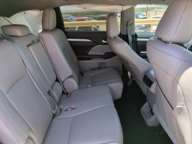 2016 TOYOTA HIGHLANDER XLE  