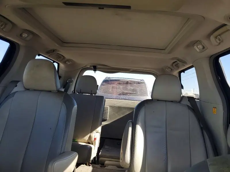 2011 TOYOTA SIENNA LIMITED 7-PASSENGER  