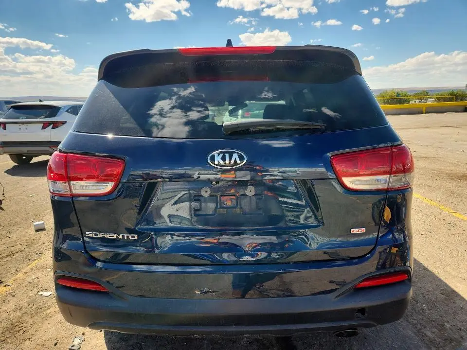 2016 KIA SORENTO LX  