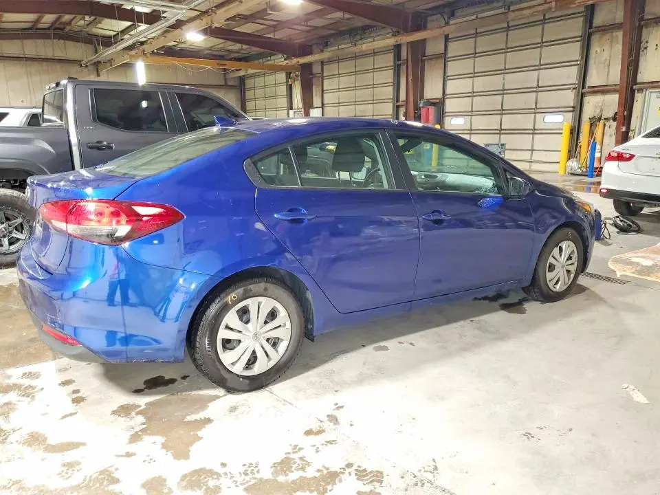2017 KIA FORTE LX  