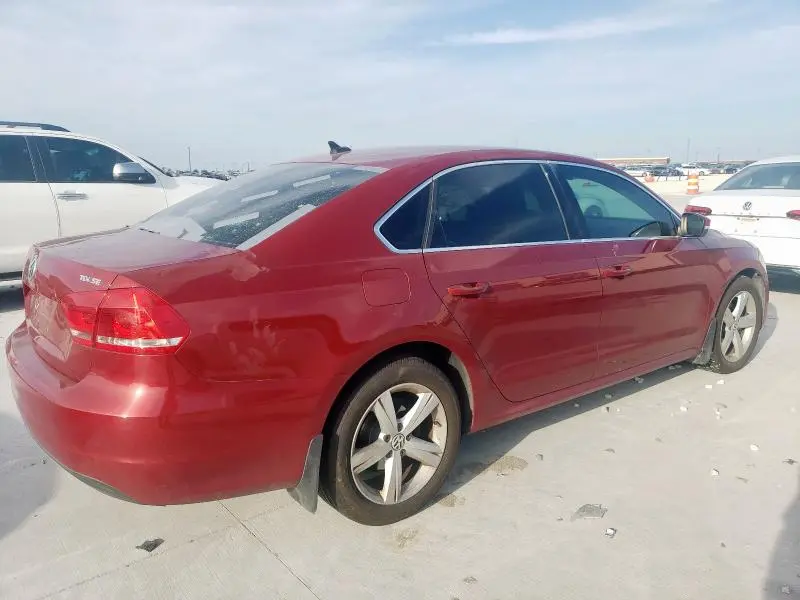 2015 VOLKSWAGEN PASSAT SE  