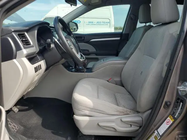 2016 TOYOTA HIGHLANDER LE  