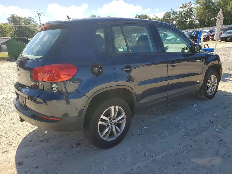 2013 VOLKSWAGEN TIGUAN S  