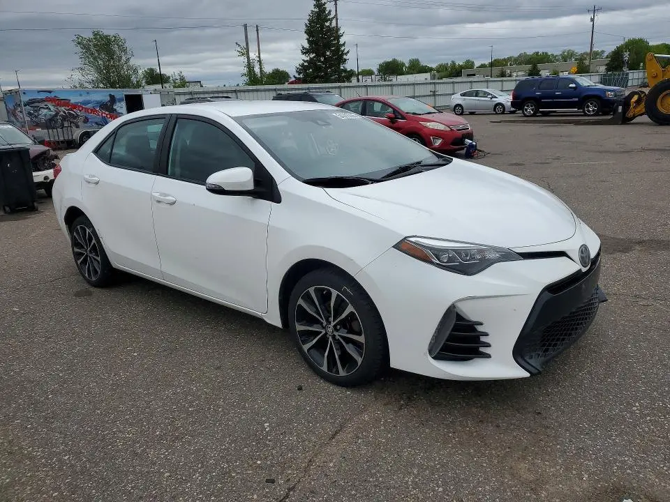 2017 TOYOTA COROLLA SE  