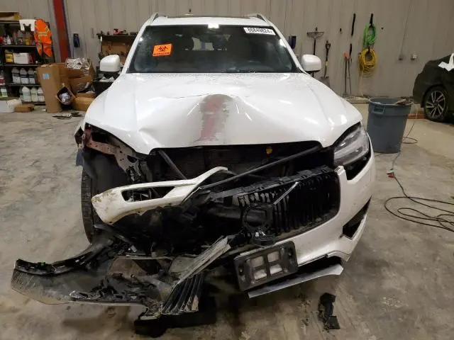 2017 VOLVO XC90 T6  