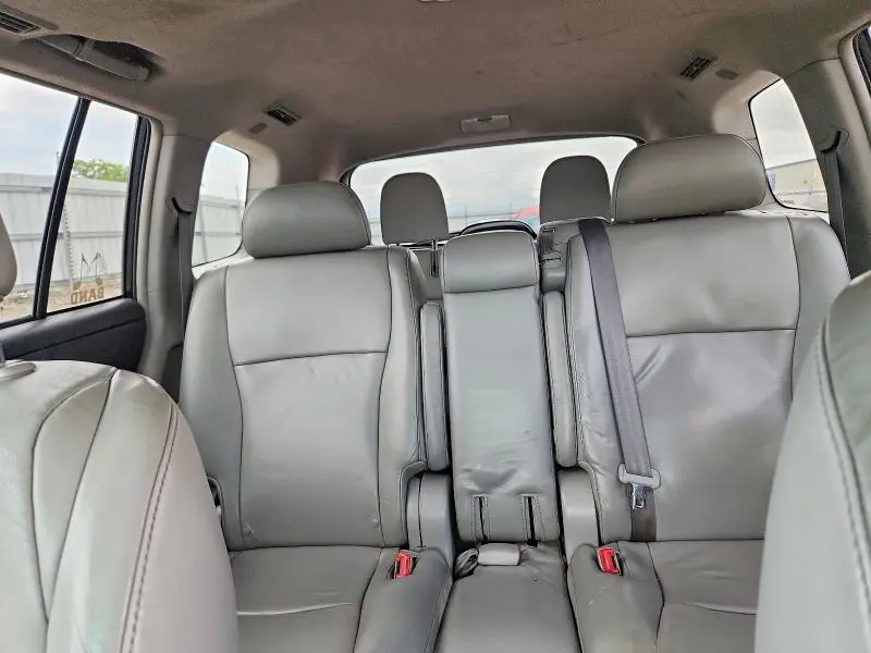 2010 TOYOTA HIGHLANDER SE  