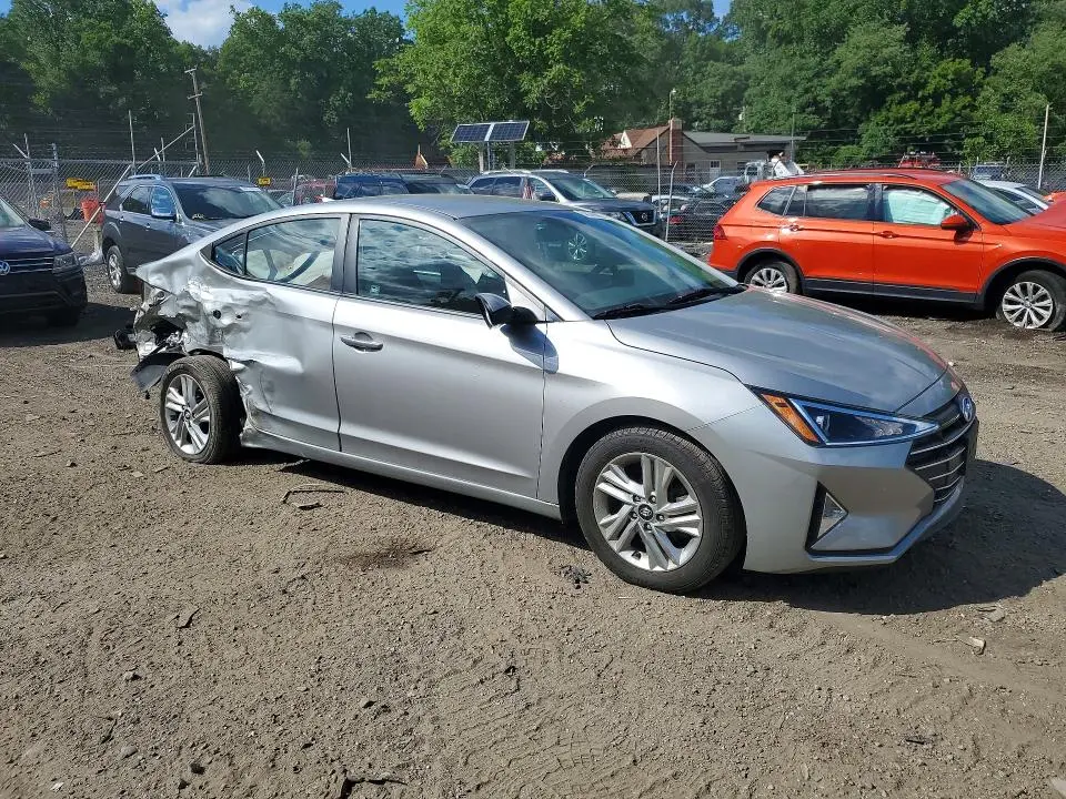 2020 HYUNDAI ELANTRA SEL  
