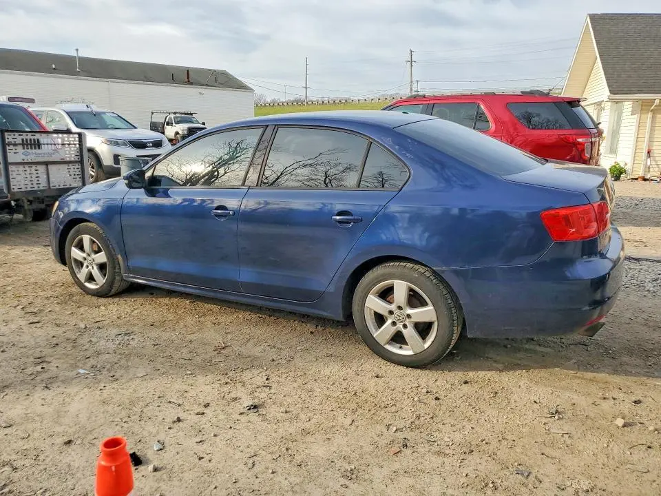 2011 VOLKSWAGEN JETTA SE  