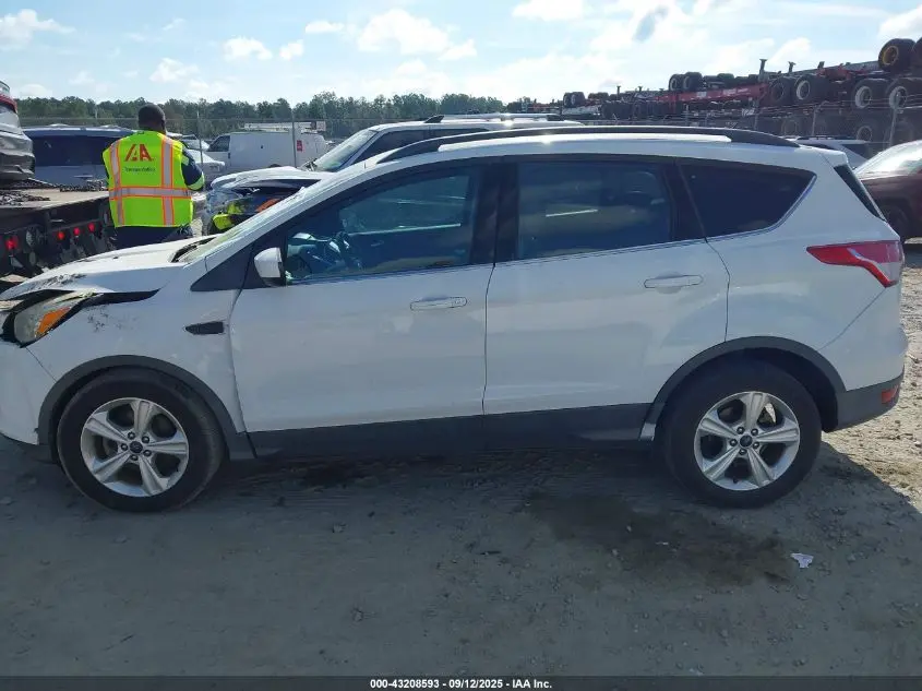 2015 FORD ESCAPE SE