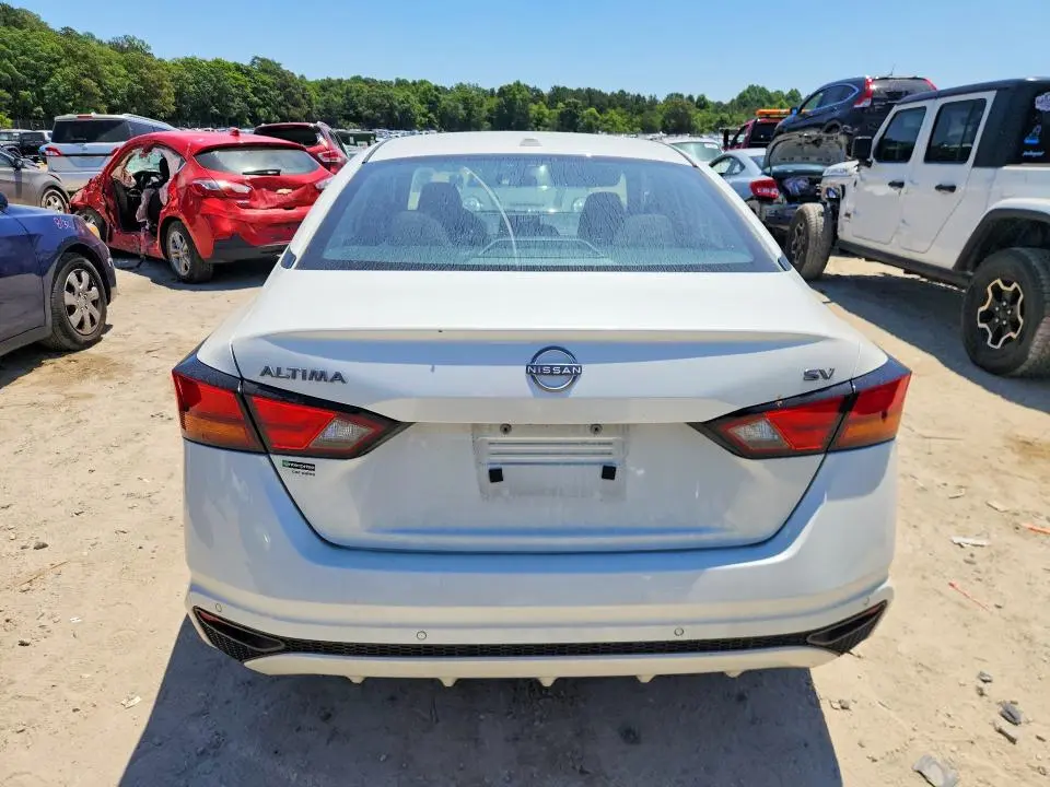 2023 NISSAN ALTIMA SV  