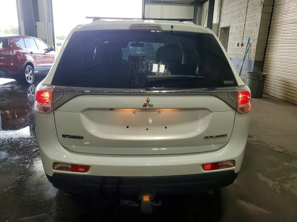 2014 MITSUBISHI OUTLANDER SE  