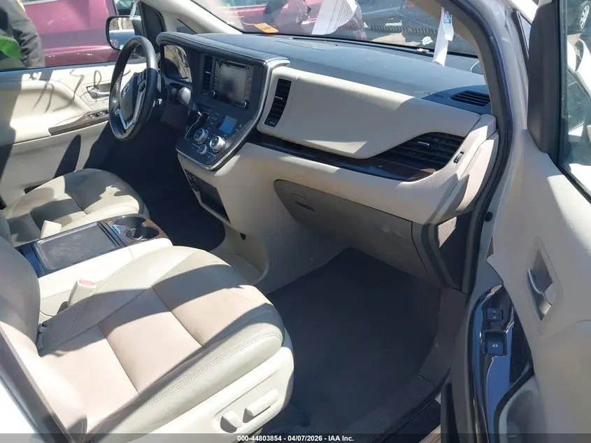 2019 TOYOTA SIENNA XLE 7 PASSENGER