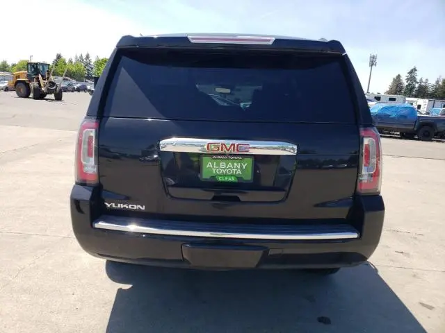 2017 GMC YUKON DENALI