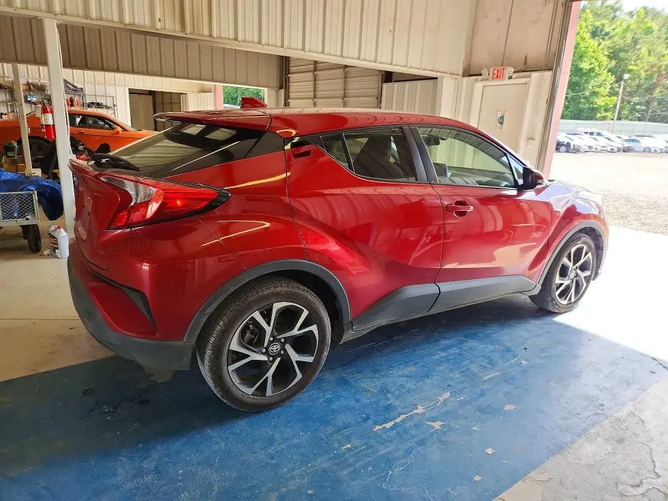 2020 TOYOTA C-HR XLE  