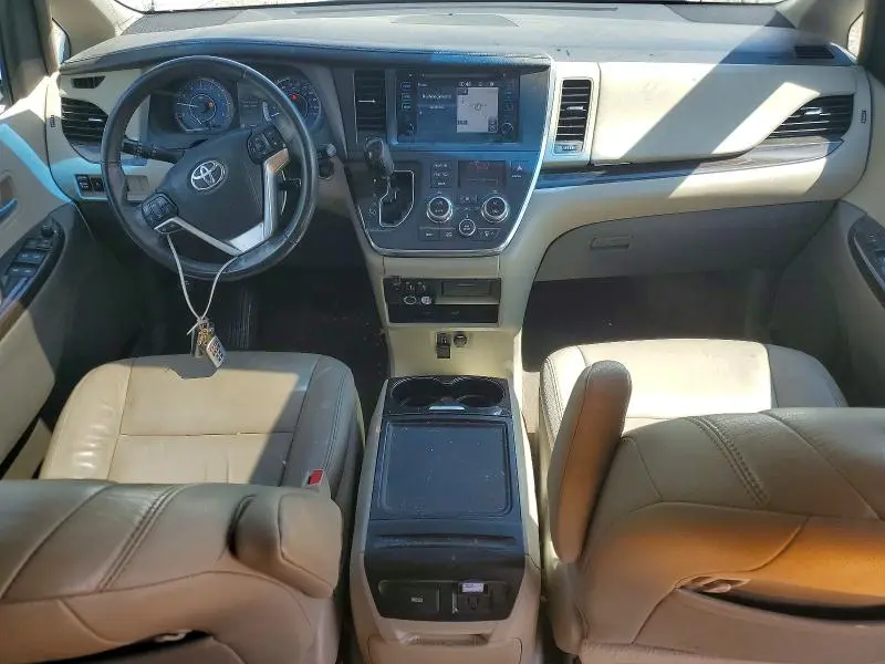 2017 TOYOTA SIENNA XLE PREMIUM 8-PASSENGER  