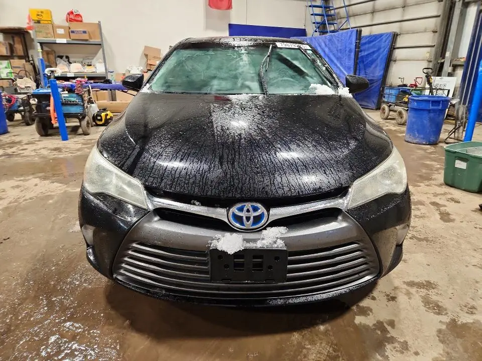 2016 TOYOTA CAMRY SE  