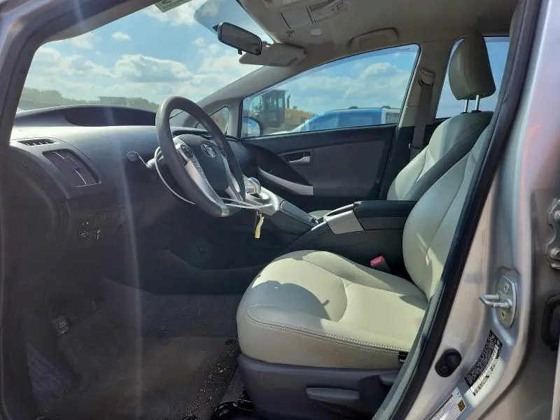 2013 TOYOTA PRIUS TWO  