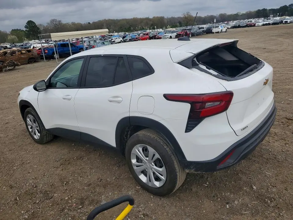2024 CHEVROLET TRAX LS  
